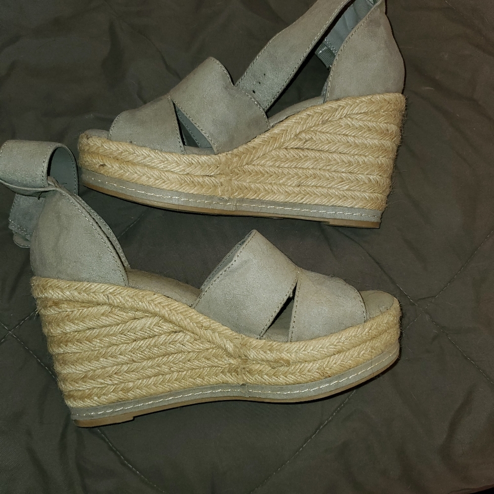Gray wedge platforms